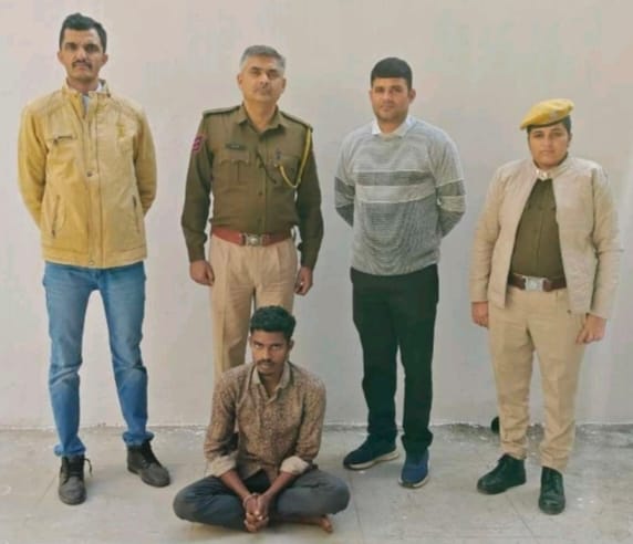 सिरोही। साढ़े तीन माह पूर्व बलात्कार के मामले में वांछित आरोपी पूना, महाराष्ट्र से गिरफ्तार, था