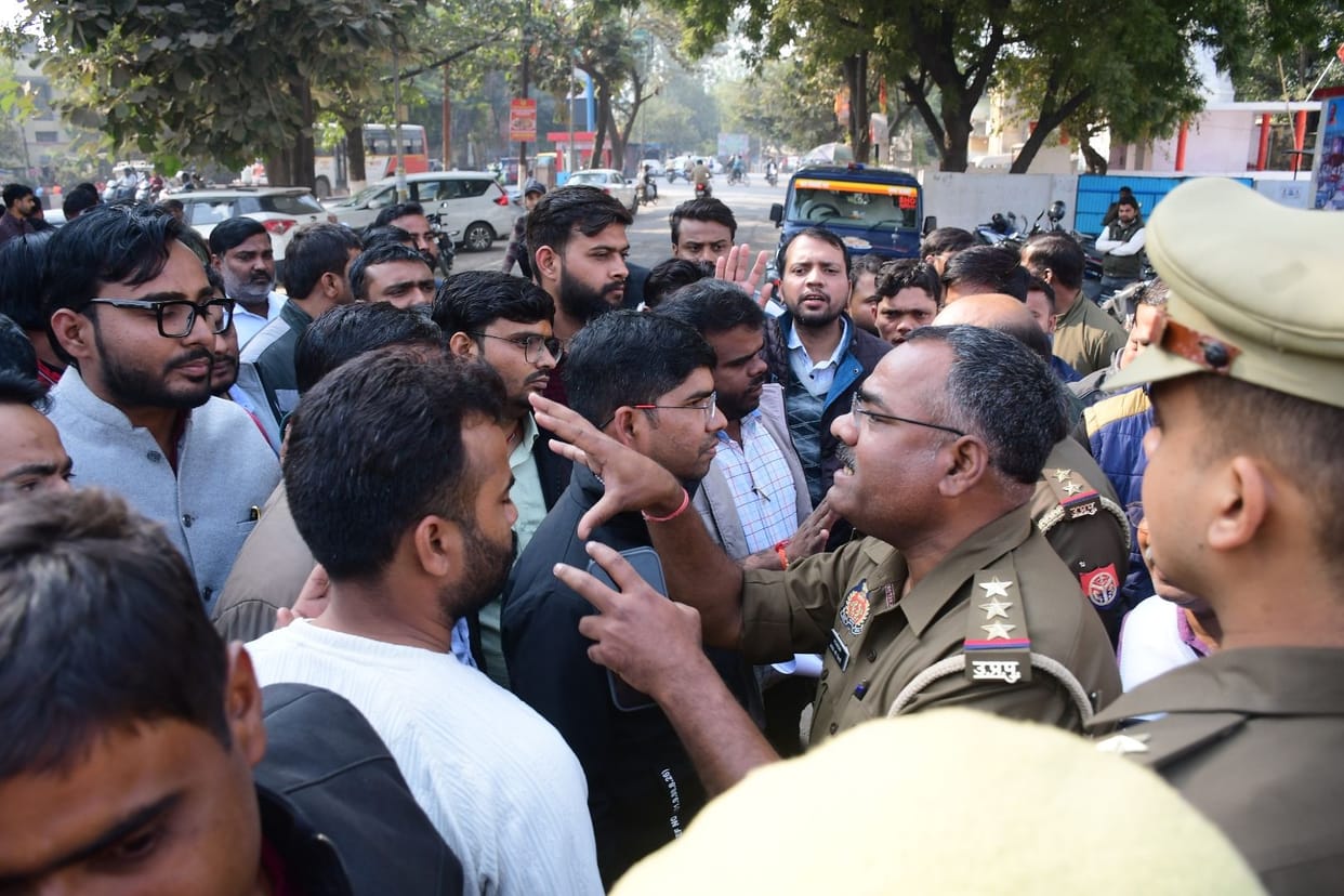 anti corruption team ran away to save their lives