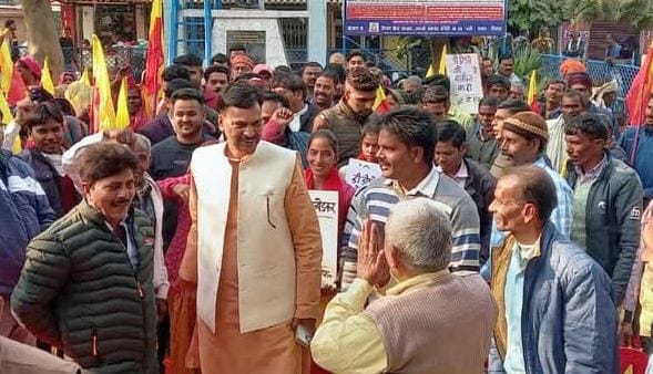 Unemployment allowance should be given to MNREGA workers