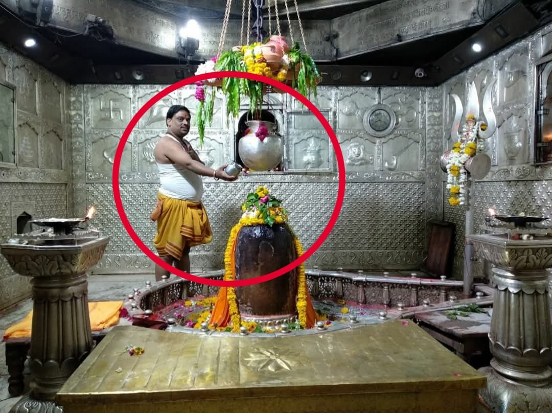Such servants of Mahakal temple became millionaires by serving the devotees.