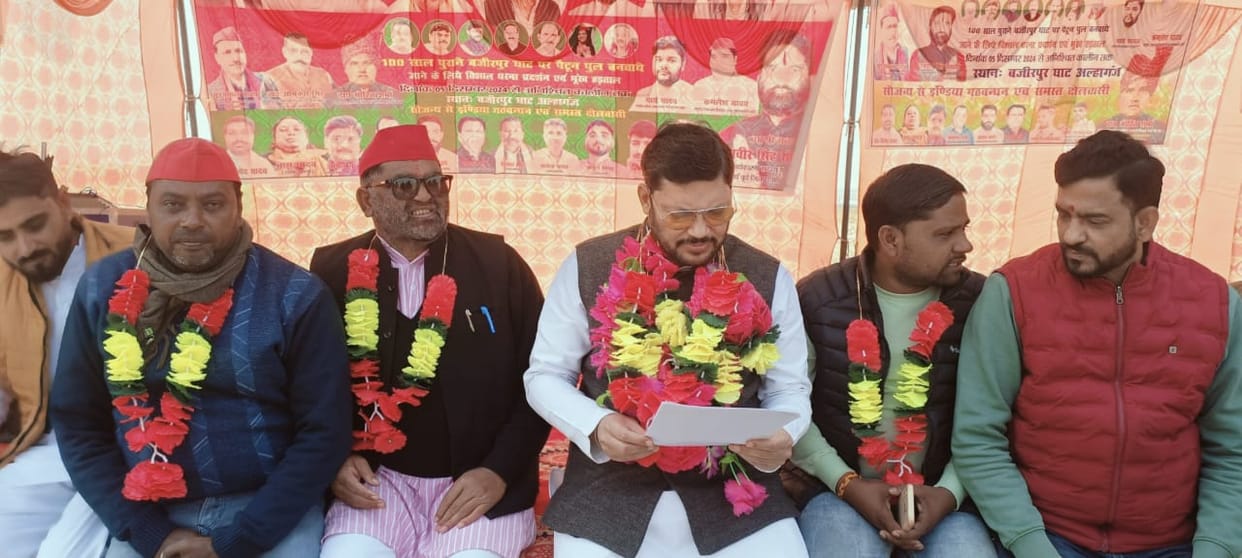 MP Neeraj boosted the morale of the protesters