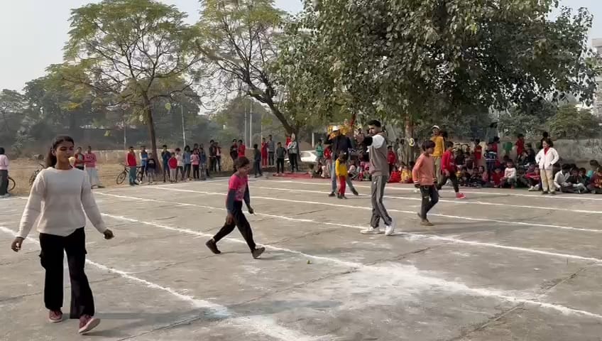 Roshni won the gold medal in lemon race and Neeraj won the gold medal in sack race in the sports competition
