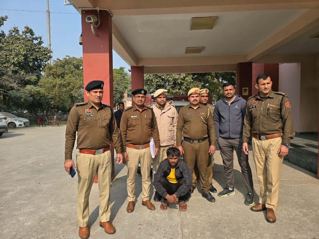 Upset with his girlfriend living with another man, the young man beheaded her mother; arrested