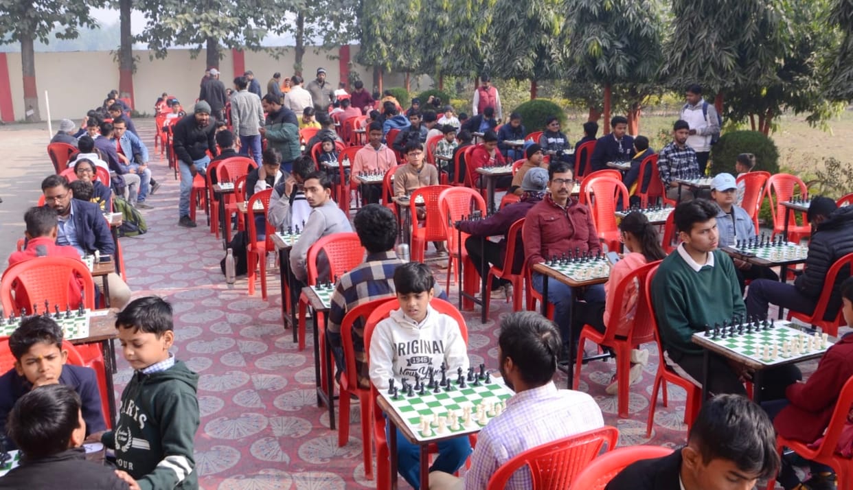Players fought for their victory in Kabaddi, Cricket, Chess and Race