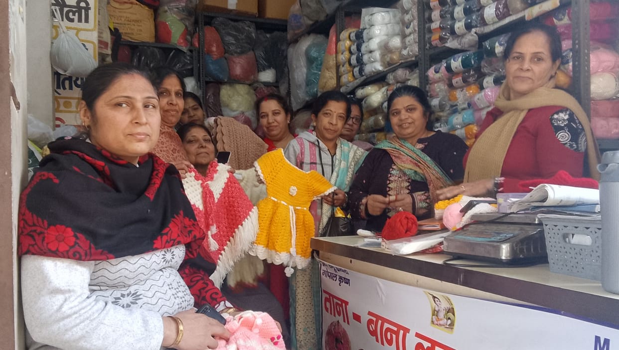 self group women earnig by neating