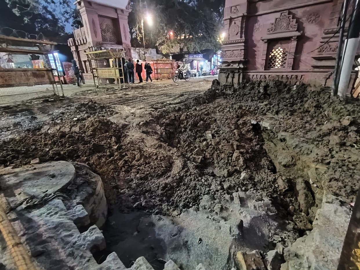 Road suddenly collapsed near Potrakund