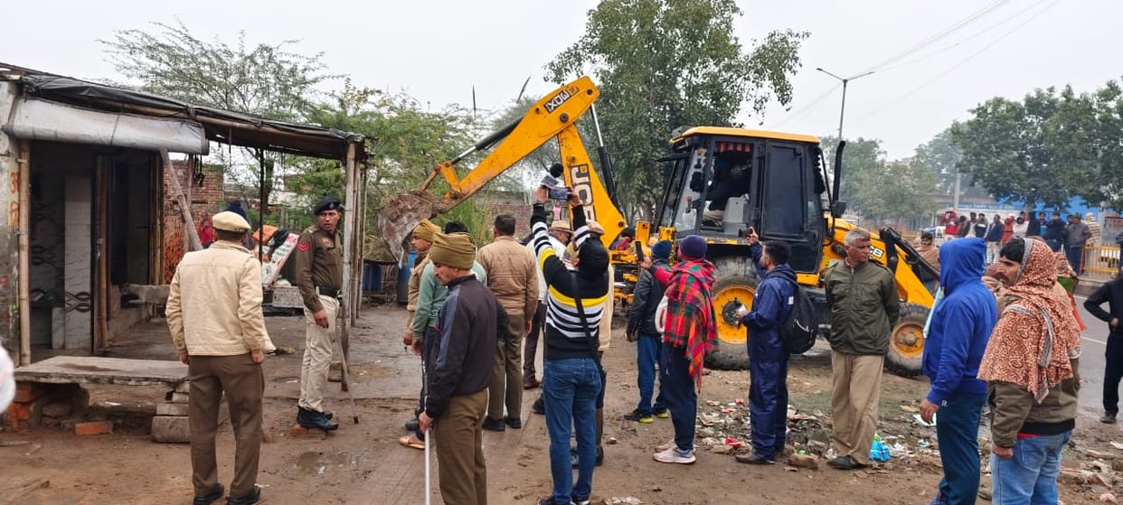 jcb on encroachment