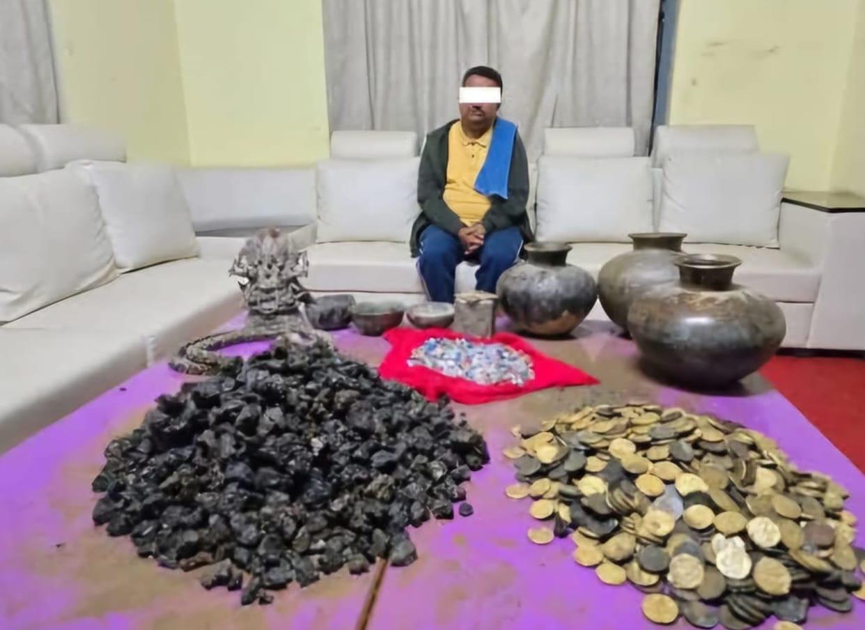 Cheating of two crores by luring gold buried in the ground