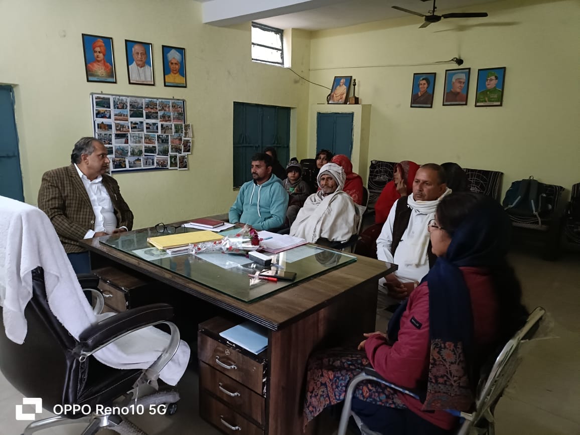 Arrangements checked in primary schools under Shiksha-Diksha supervision