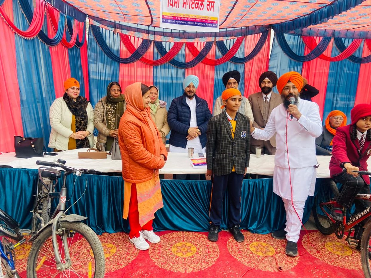Salute to the martyrs in Gurudwara Shri Manji Sahib