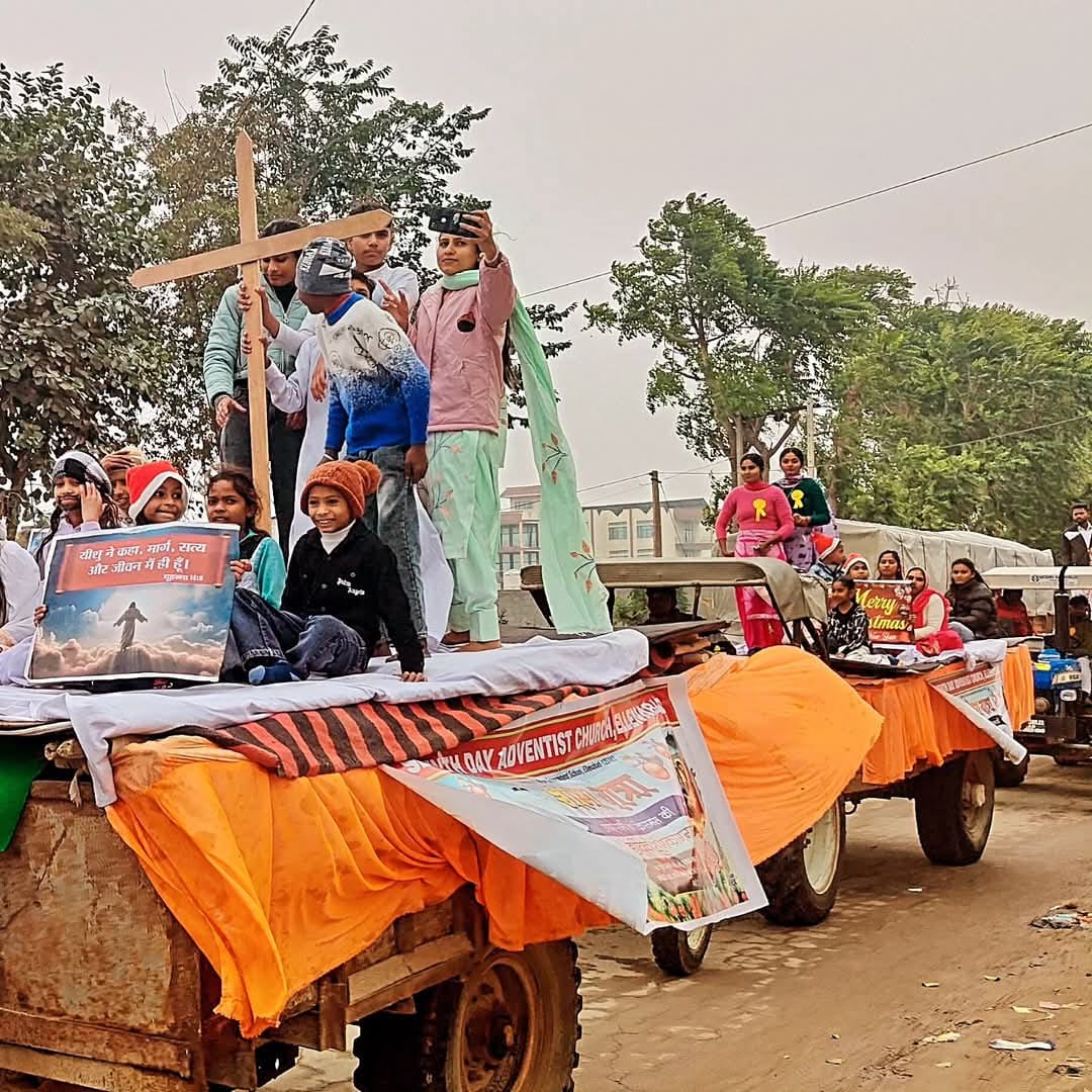 Christian society took out a procession, gave the message of peace and brotherhood to the city residents