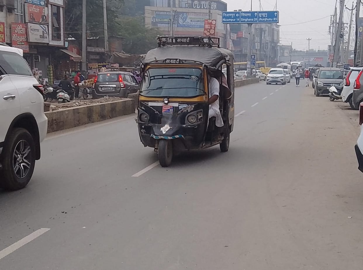 No fog lights in private buses and autos, possibility of accidents in fog