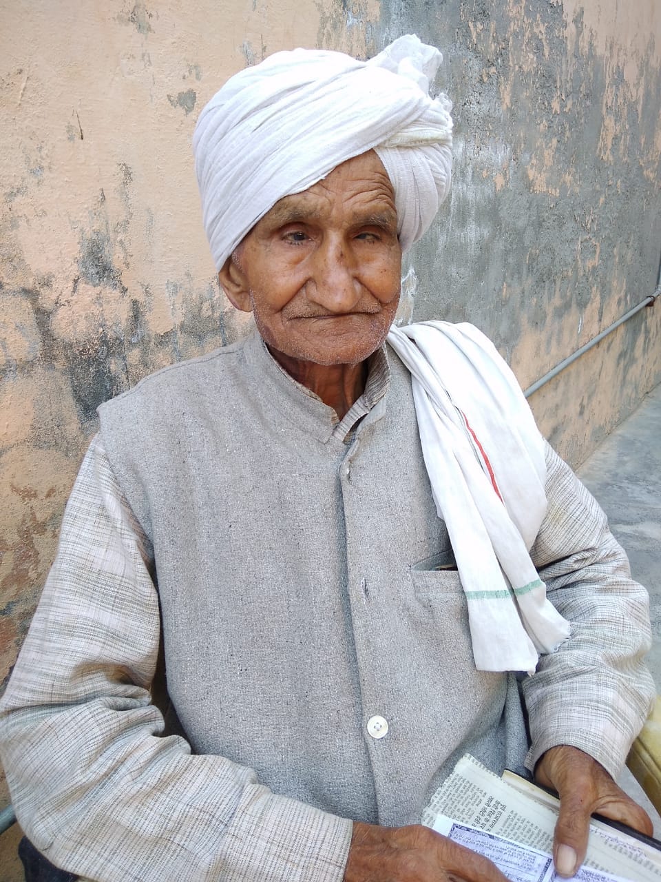 Satyagrahi Mahasingh of Hindi movement was cremated in Vedic manner.
