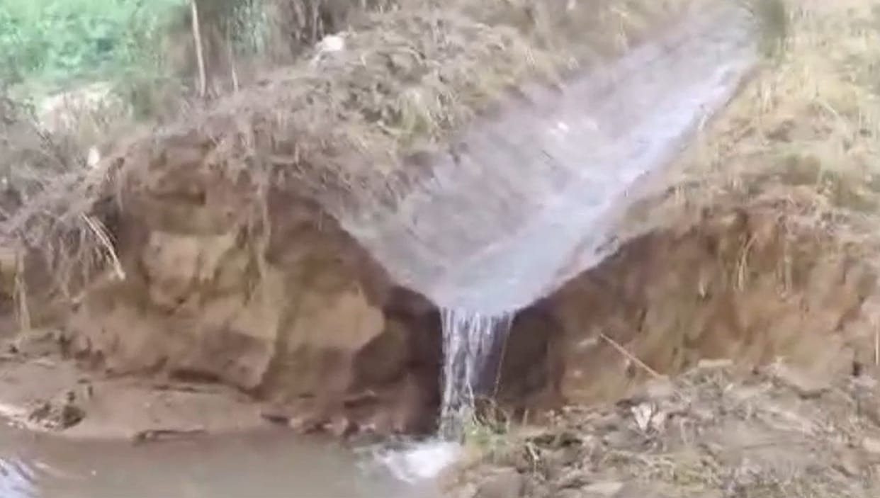 Sirsali minor broke, waterlogging in two acres