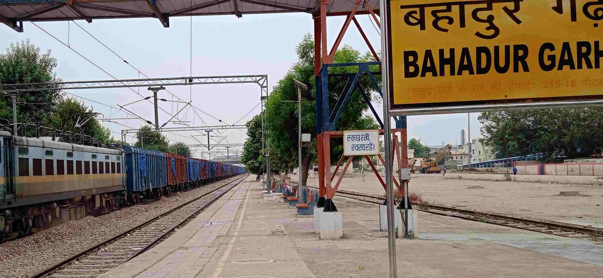 Many trains cancelled, routes of many changed