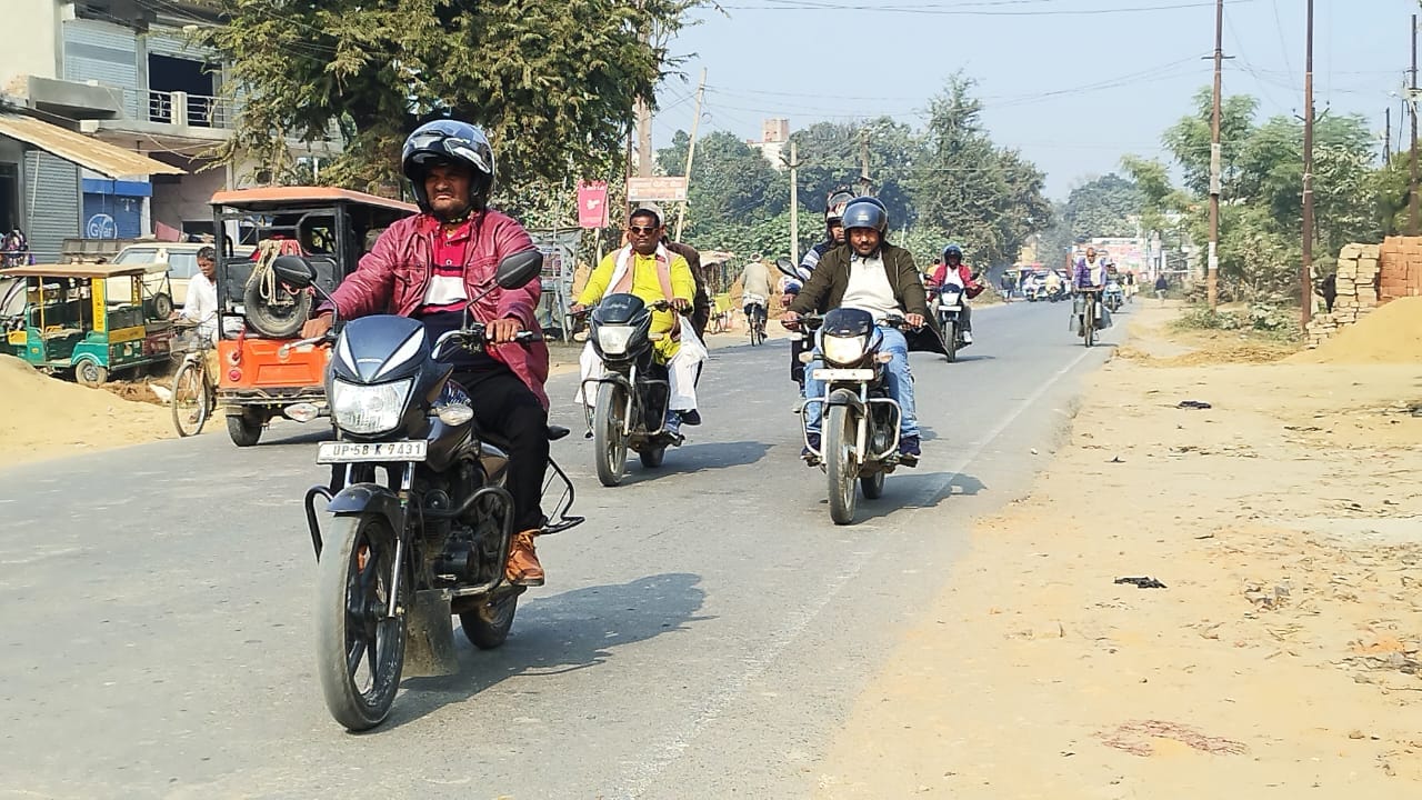 सुबह धूप निकलने के बाद बढ़ी चहल-पहल।