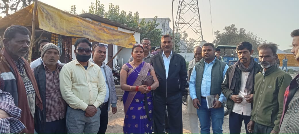 Farmers staged a protest in the cane yard due to non-payment