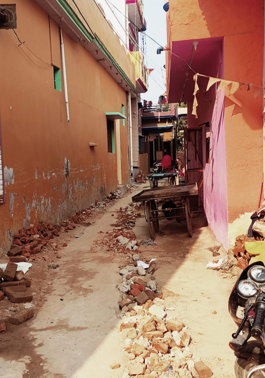 Road dug up to lay pipeline, difficulty in transportation