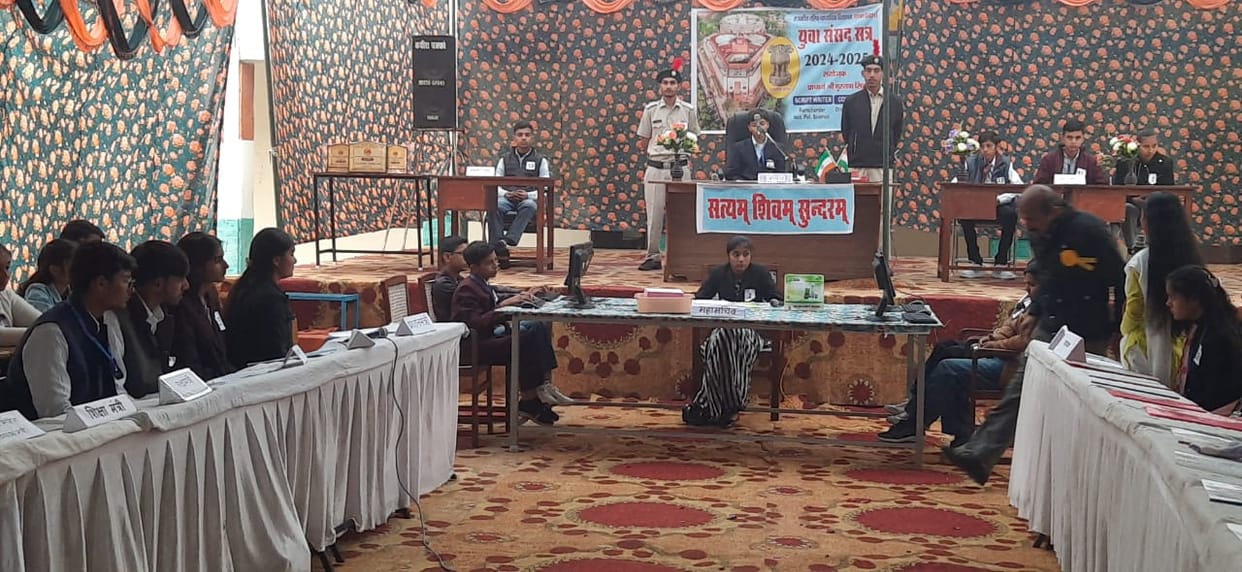 When the opposition asked questions in the youth parliament, the ruling party answered with statistics