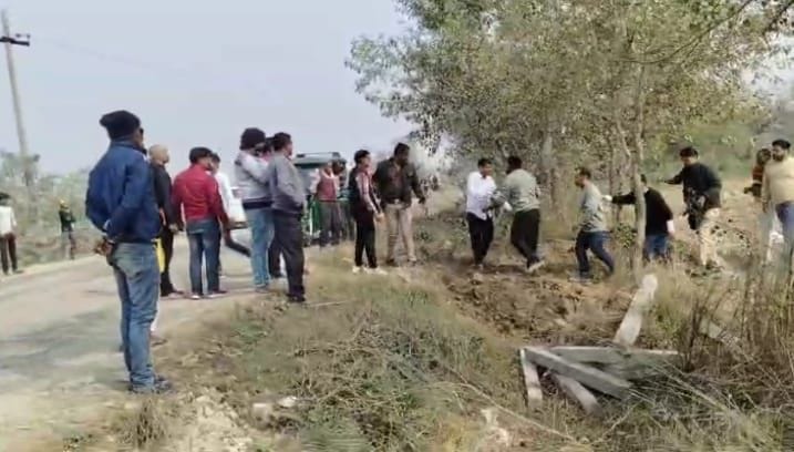 Two groups clashed with sticks, firing, nine injured