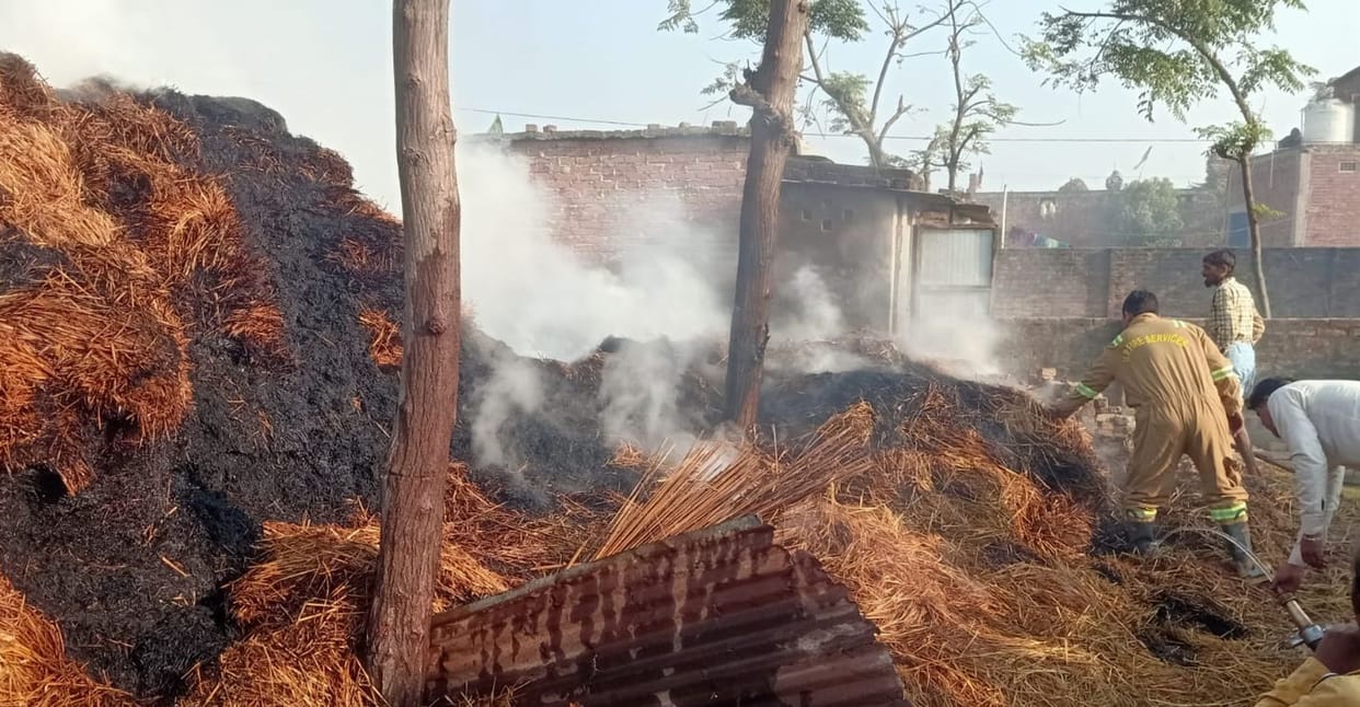 Goods burnt due to fire in farmer's mud house