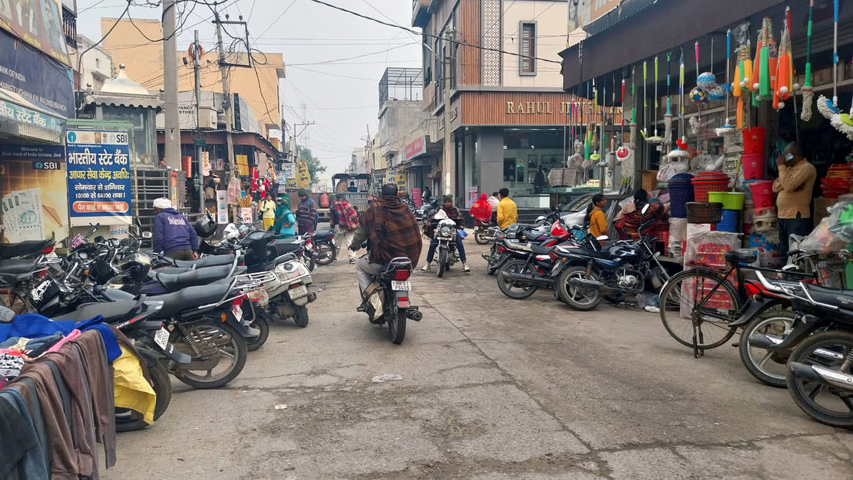 There is no parking, there is a jam in the market