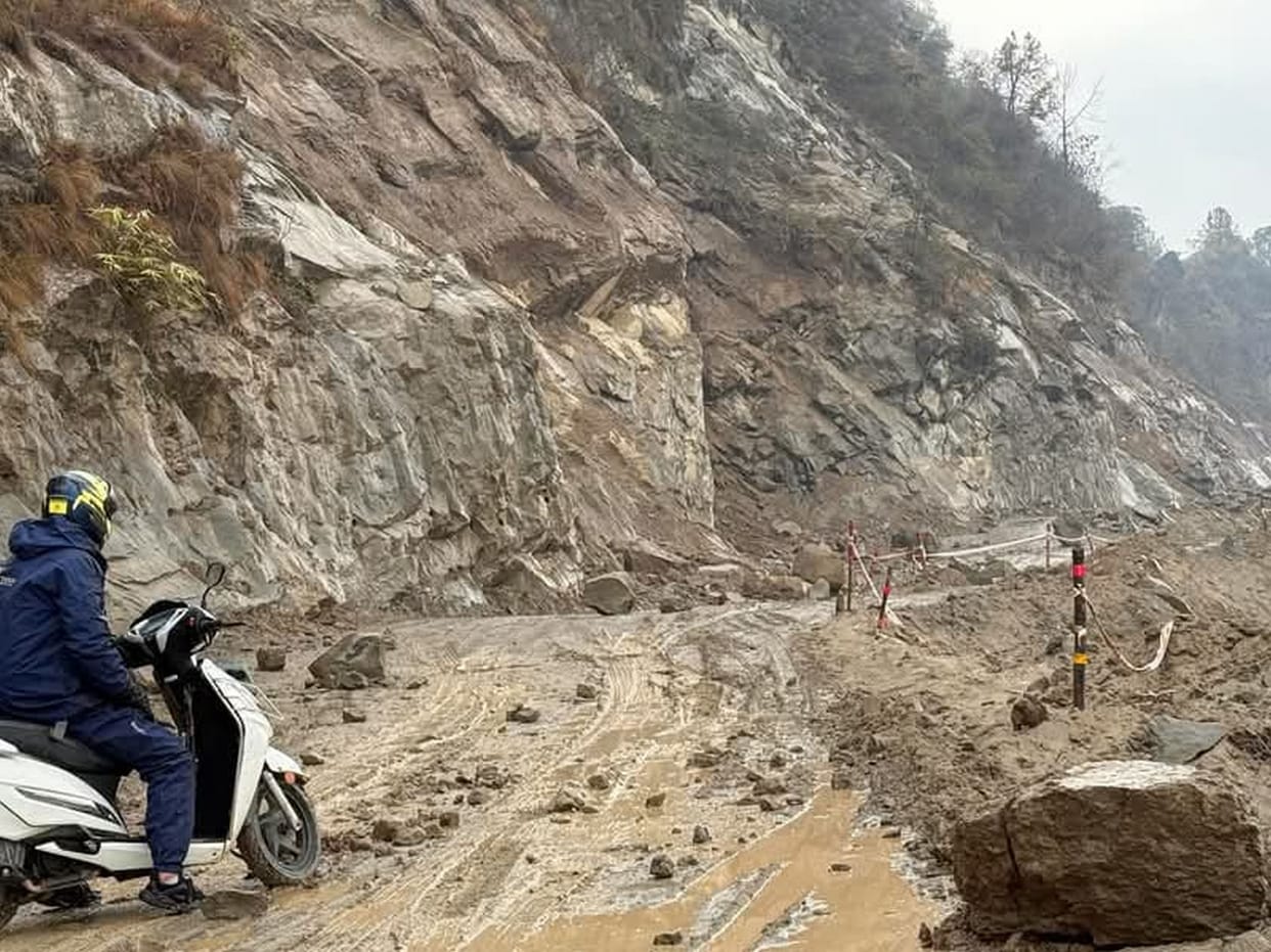 Highway closed near Padchhu due to mountain landslide