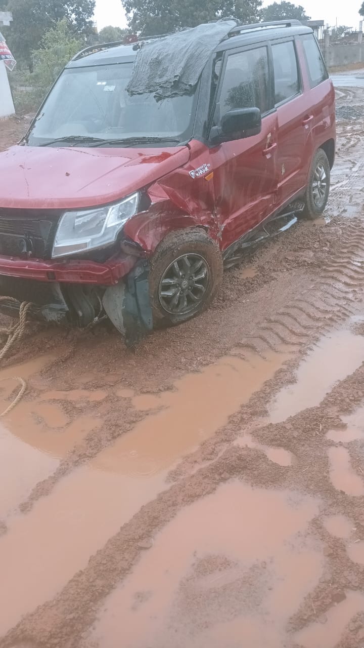 क्षतिग्रस्त वाहन