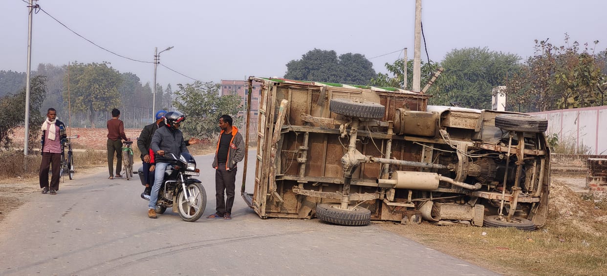 Mini truck overturns after hitting bike rider, student dies