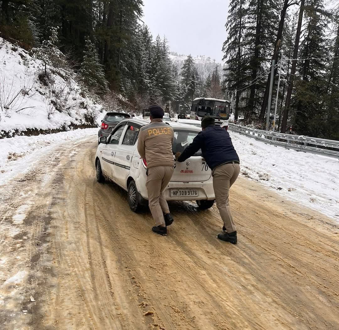 Bus services halted on 52 routes due to snowfall in Rohru