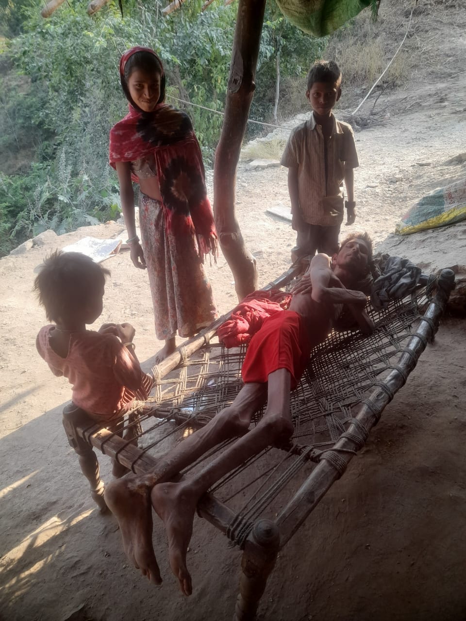 Sirohi head of family is suffering from an unknown disease body is turning into a skeleton