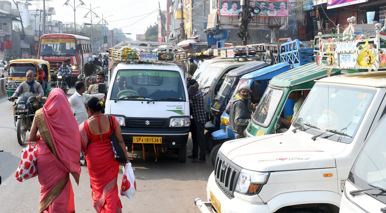 There is no proper parking arrangement