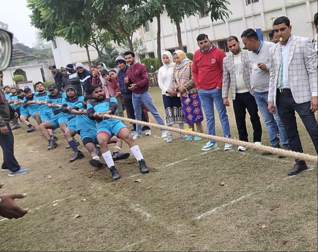 RSM Dhampur team wins in tug of war