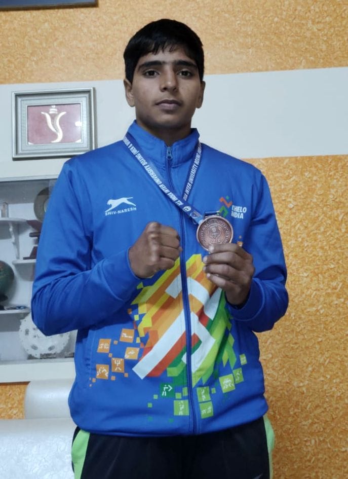 Hindu Girls College student Pooja won bronze medal in boxing