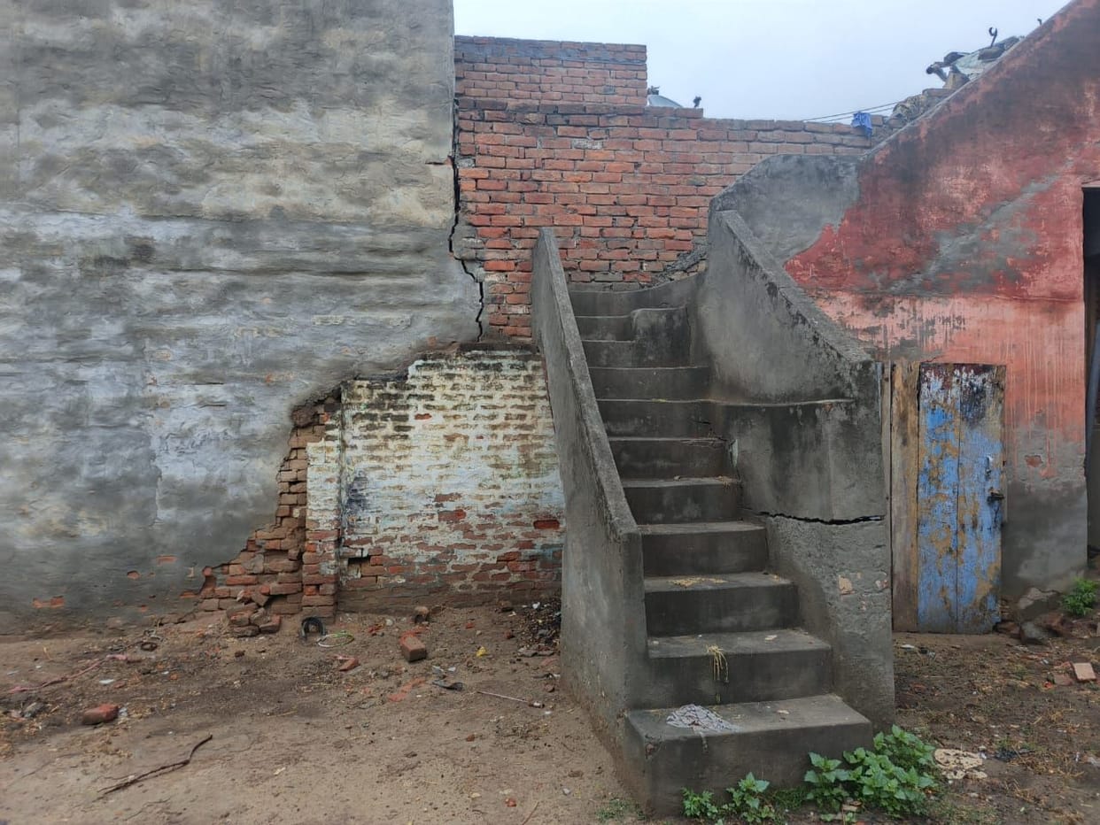 The street in ward number 10 has been uprooted for six months, construction could not be done