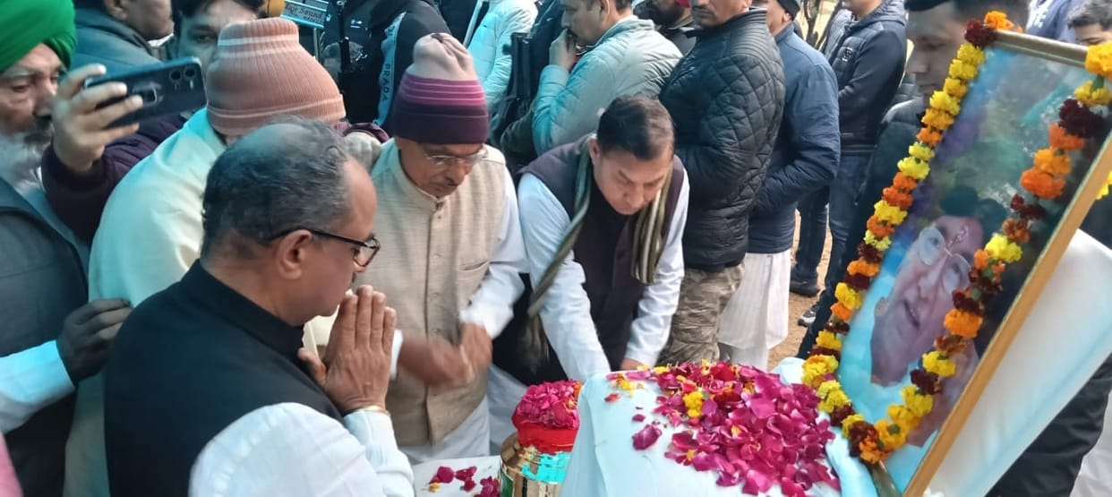 BKU state president paid tribute to late Om Prakash Chautala