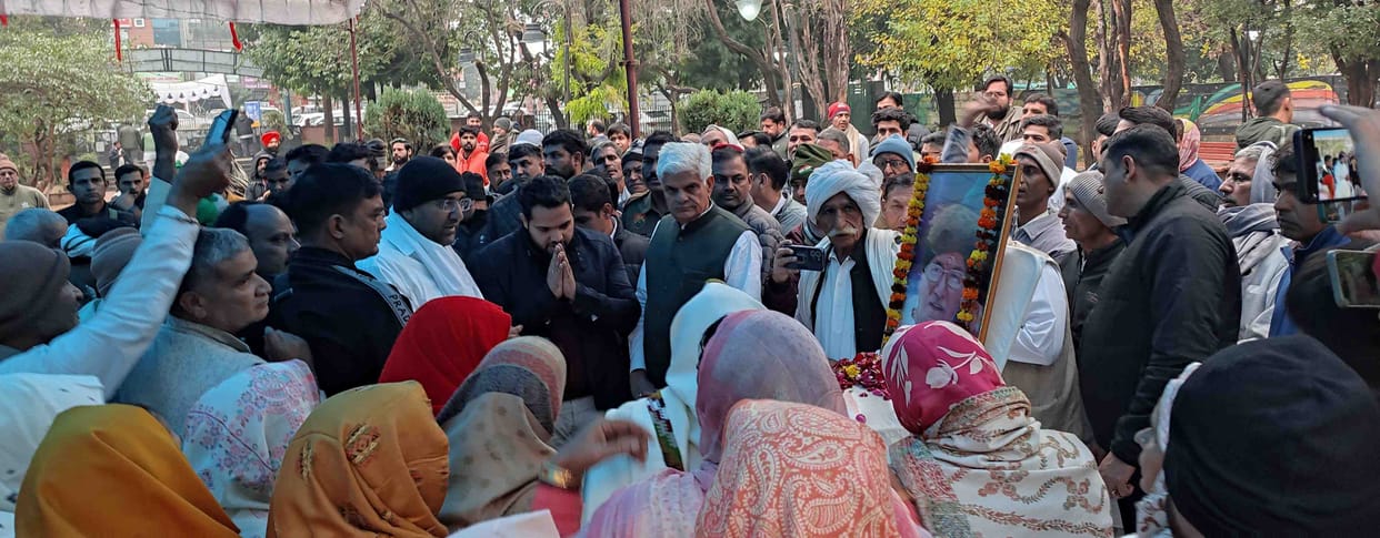 Former CM Late Om Prakash Chautala's ashes urn yatra reached Bahadurgarh
