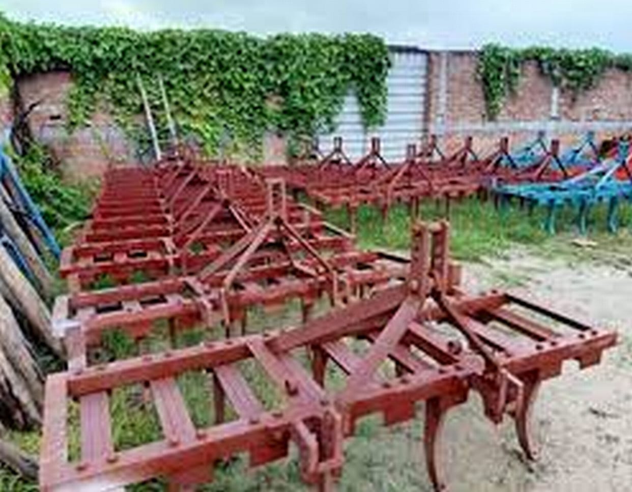 2.42 crore rupees subsidy of 250 farmers stuck in Gorakhpur-Basti Mandal, not paid