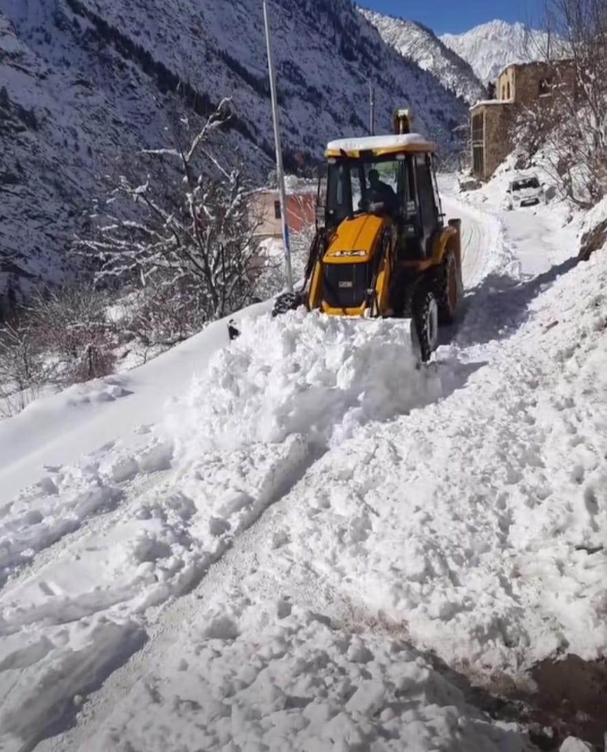 Darkness lifted from 100 villages of Kullu, 21 roads still closed