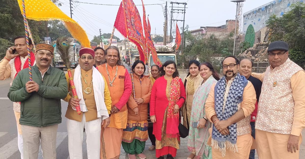 Came to Jajpura temple on foot from Bareilly, offered Nishan