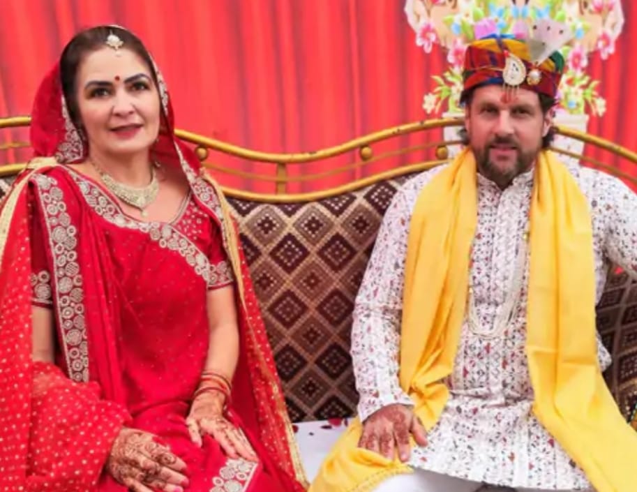 Three couples from abroad came to India to learn yoga, got engaged in Indore and after coming to Ujjain
