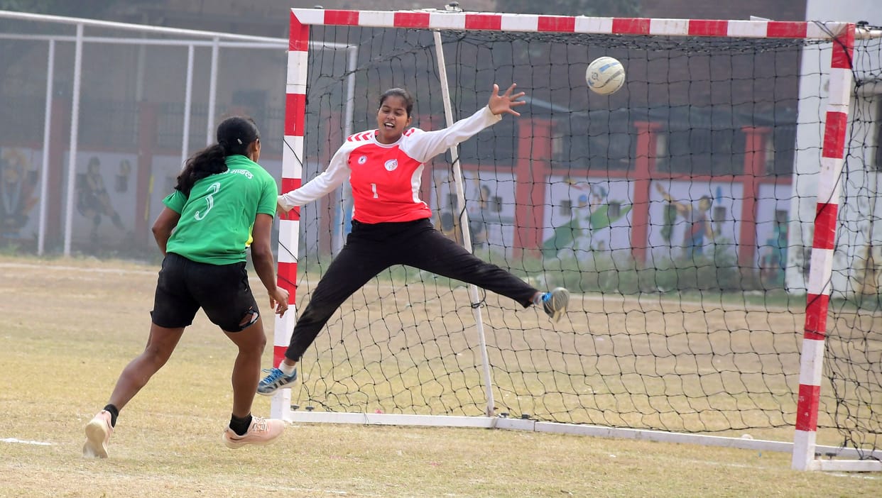 Varanasi division team became champion