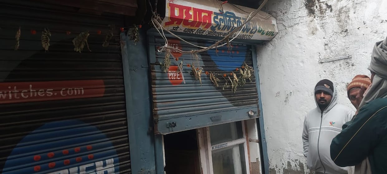 Copper wire theft by breaking shop shutter