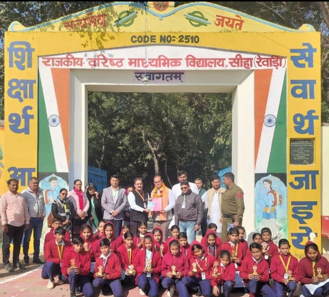 Manoj Masani honored in two schools