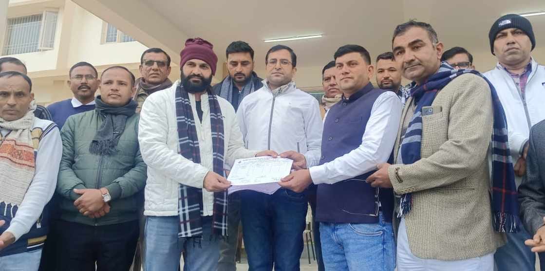 Kuldeep Sharma became the district head of Hasla, defeated Pradeep by 150 votes