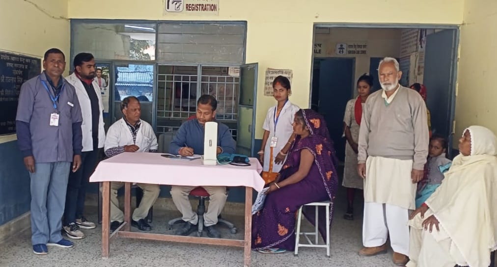 Arogya Mela: Crowd of patients suffering from cold and fever