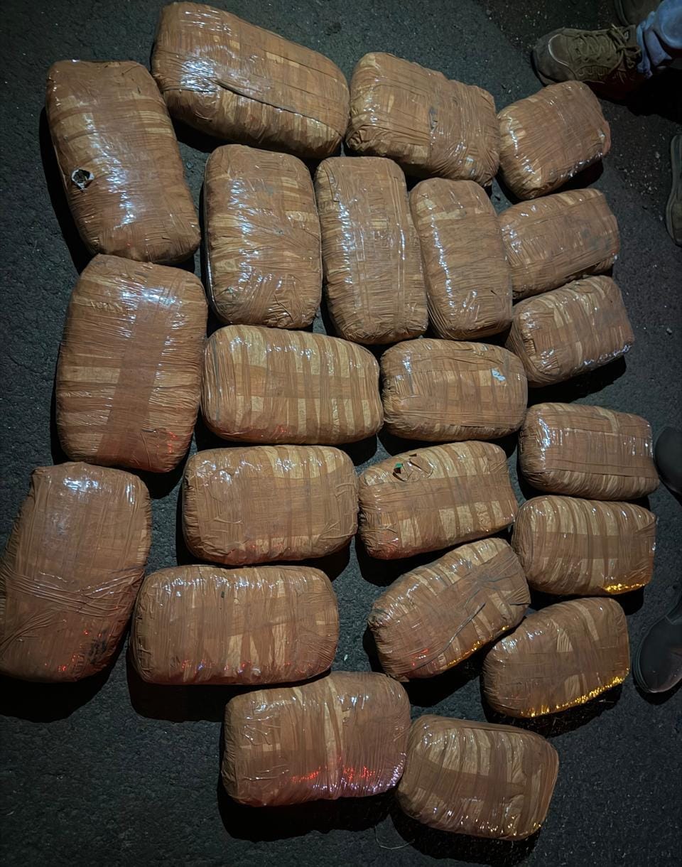 Jabalpur consignment of ganja being brought in a car was caught police caught it on Majhgawan-Silauri road