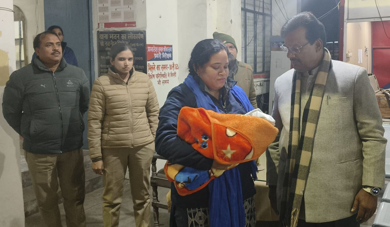 A two-day-old newborn was stolen, three women were caught