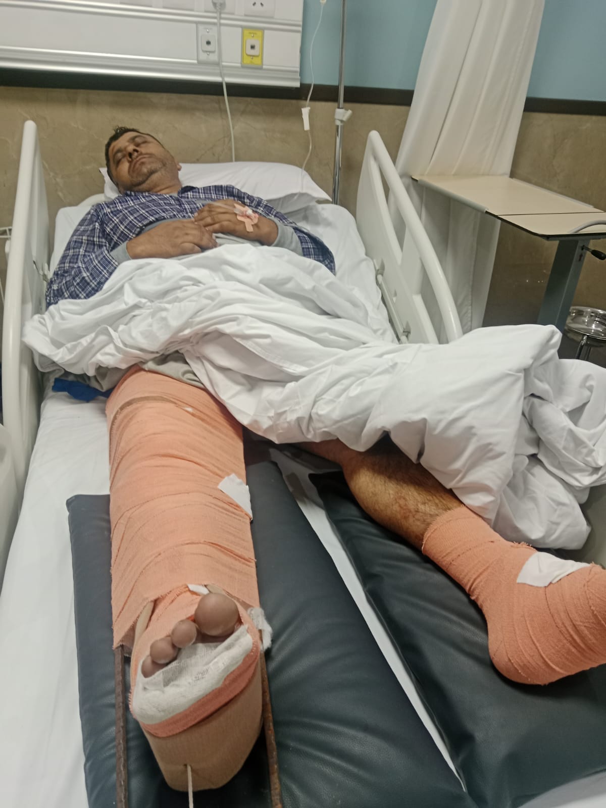 Tractor trolley overturns in Kinauni Mill chain, farmer injured