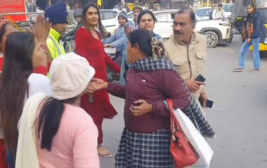 Fighting between two groups of Mangalamukhi community